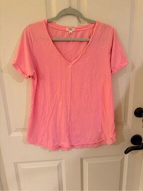 Dylan Medium Soft Pink V-Neck Short Sleeve Top